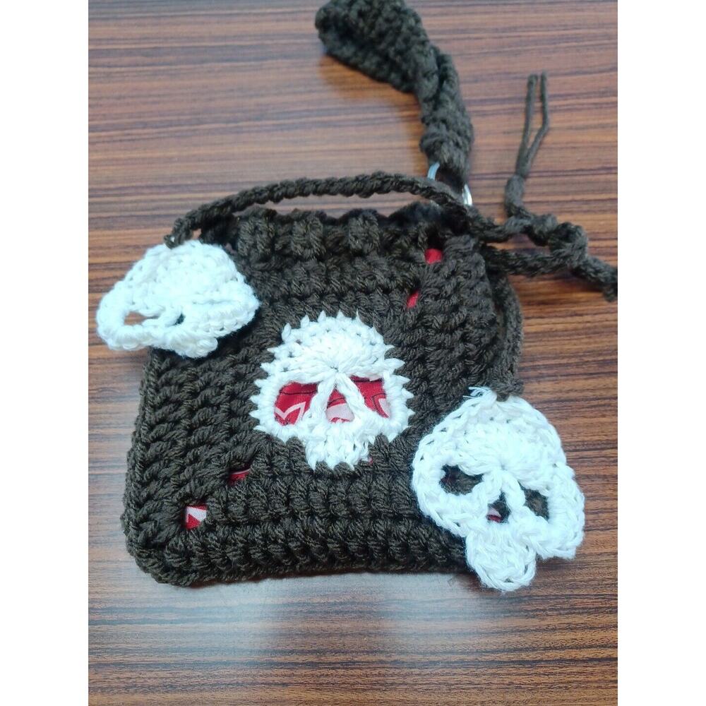 Crocheted SKULL Purse Brown & White Handmade SKULLS CHARMS RED BANDANA LINING - Picture 11 of 11